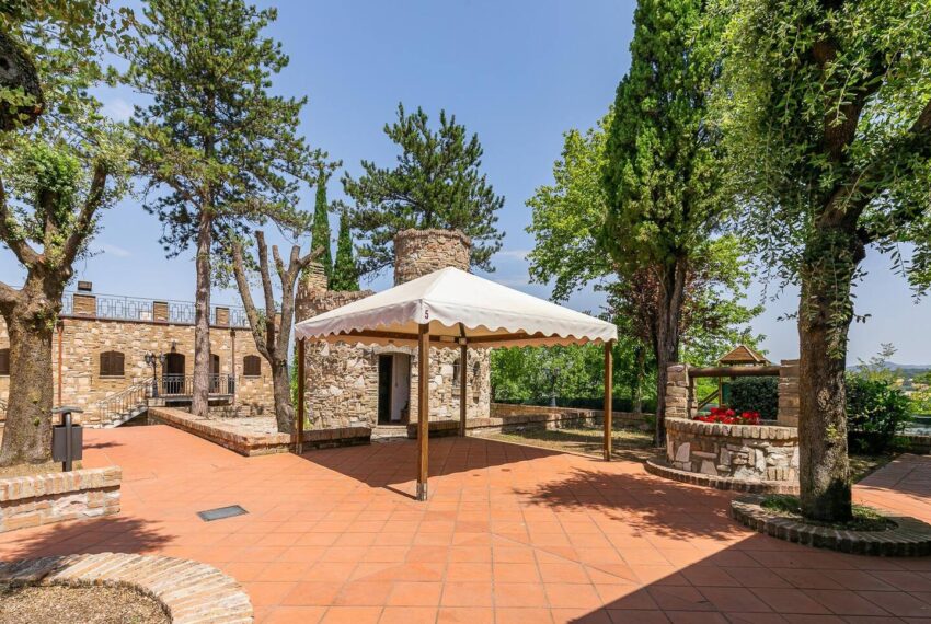 c35044c8-9f5b-4fd5-98c2-f10048166b9e