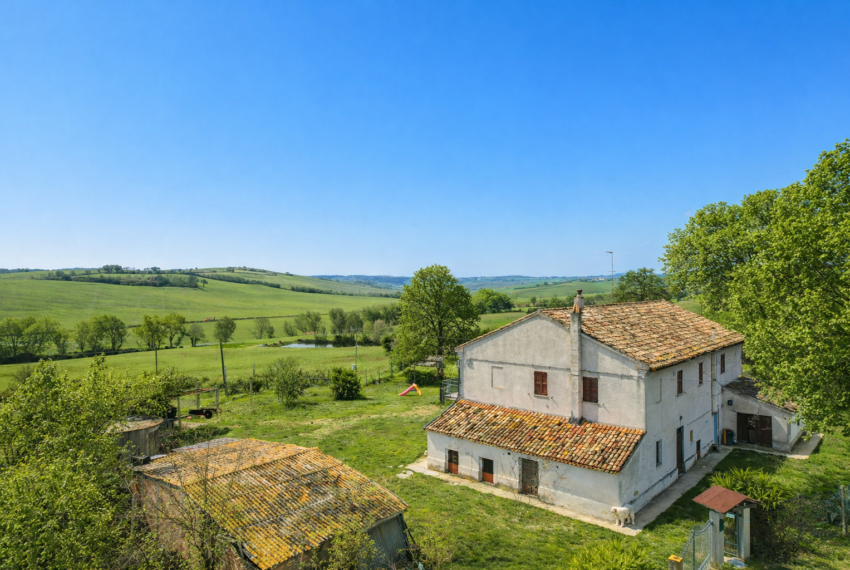 FE9DE2D2-5AE3-4FB9-9BE6-4AA26D7A25EB